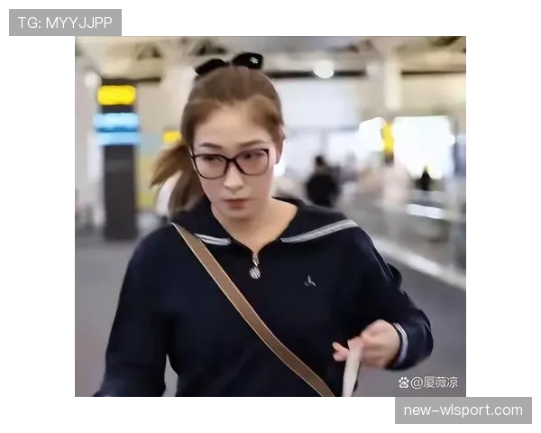 刘诗雯训练完偷偷吃蛋糕被拍,这自律人设差点绷不住了 刘诗雯训练完偷偷吃蛋糕被拍,这自律人设差点绷不住了